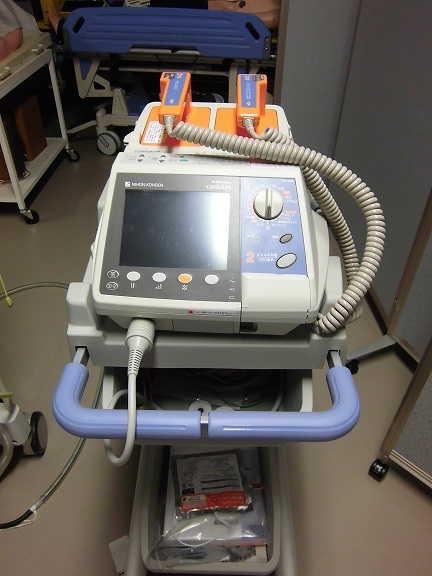 医療機器除細動器(日本光電).JPG