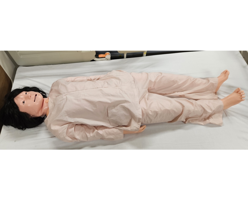 万能型看護実習モデル八重(看護部).jpg