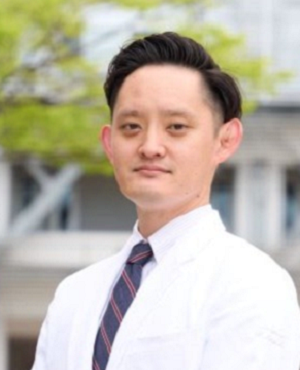 7.曽根田先生　-300　610.png
