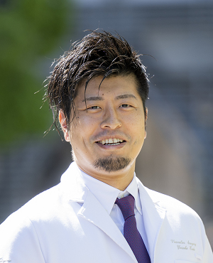 4.遠藤先生　-300　610.png
