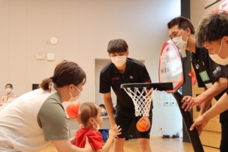 浅井選手たちと交流の様子 20260717 浅井選手たちと交流の様子.jpg