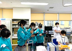 20250512　磐田城山中　病院見学3　輸血・細胞治療部の現場見学②.png