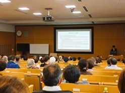 DSC00548 ＨＰ用　330　講演1　武内先生 2.jpg