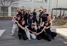 20260311　中庭ダンスイベント　4ダンス部の皆さん　ＨＰ用.jpg