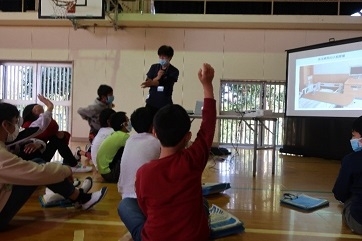 感染対策室医師による講義風景