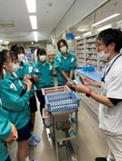 20250512　磐田城山中　病院見学4　薬剤部の現場見学②.png