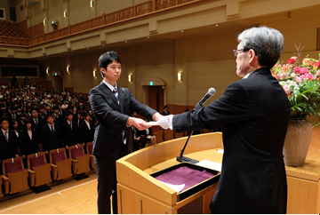 平成30年度入学式　入学許可書授与